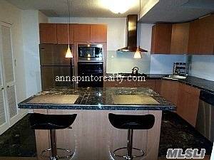 Union Turnpike 2 BR House Forest Hills LIC / Queens