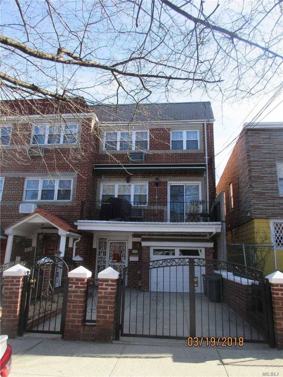 25th 2 BR House Jackson Heights LIC / Queens