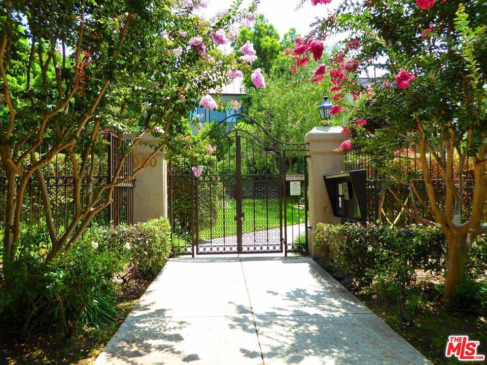 Wonderful 2 bedroom and 2 bathroom condo in the much sought after Courtyards complex in WEHO