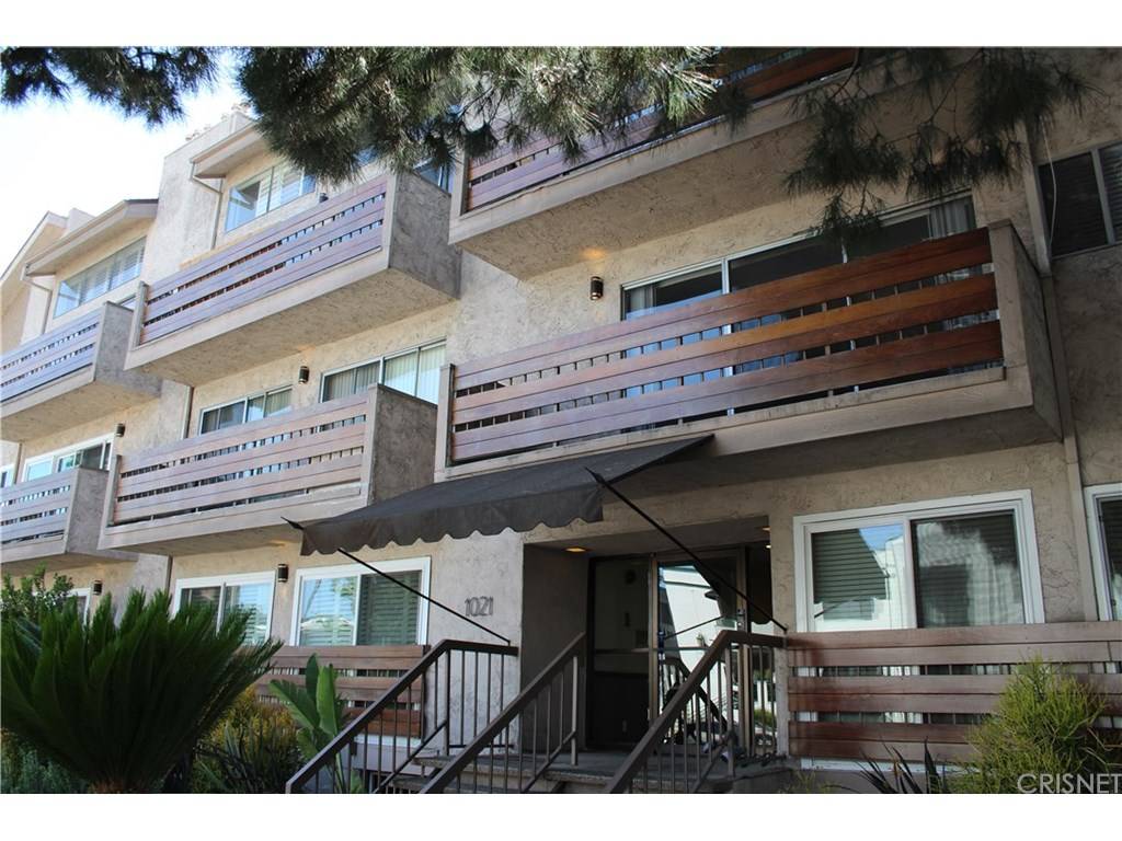Located in prime West Hollywood - 2 BR Condo Sunset Strip Los Angeles