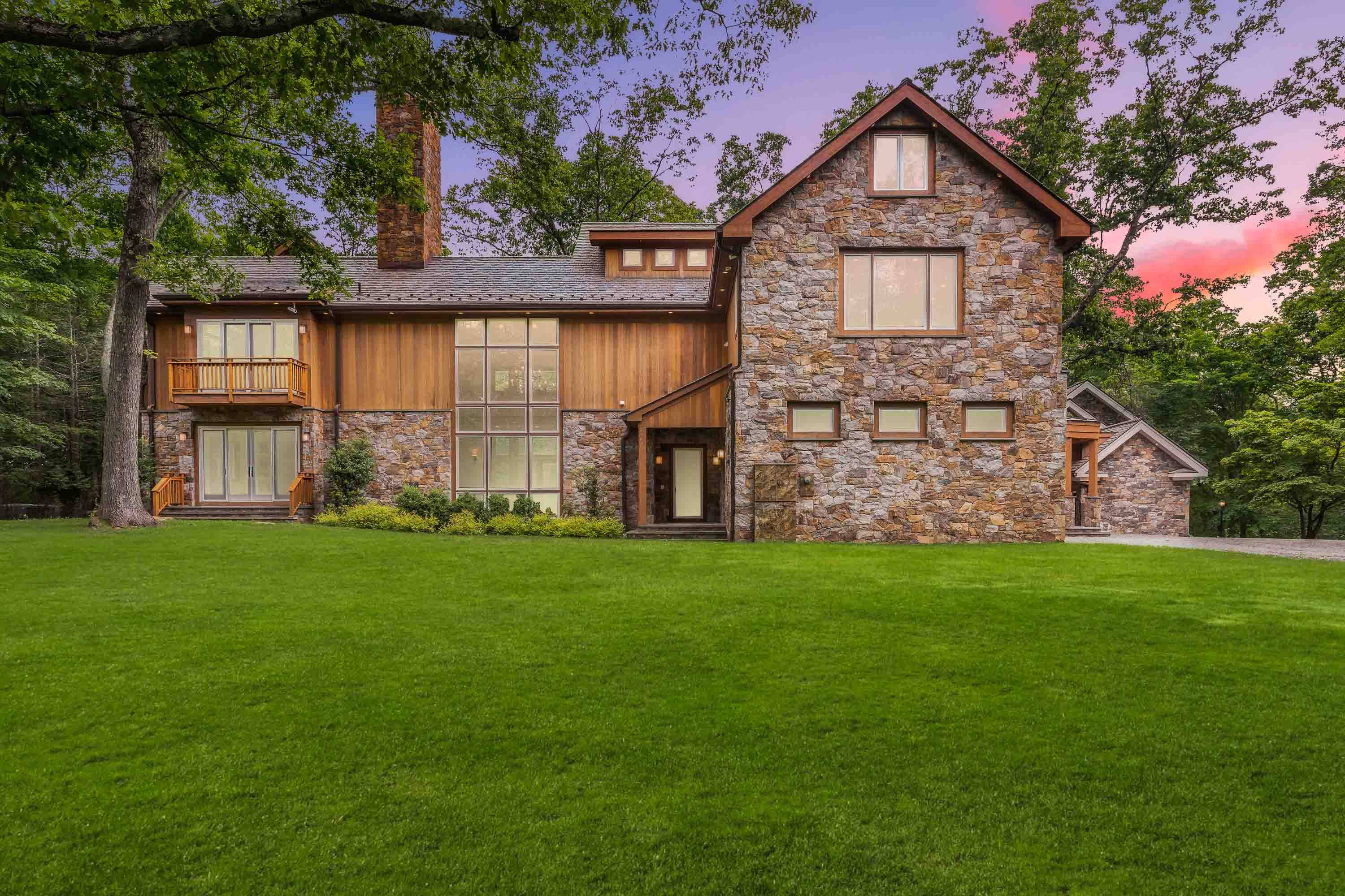 Gorgeous Single Family Home in Bedford Hills