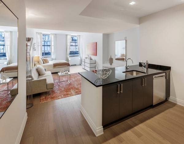 Beautiful NO FEE ! 2 Bed/2 Bath In Financial District !