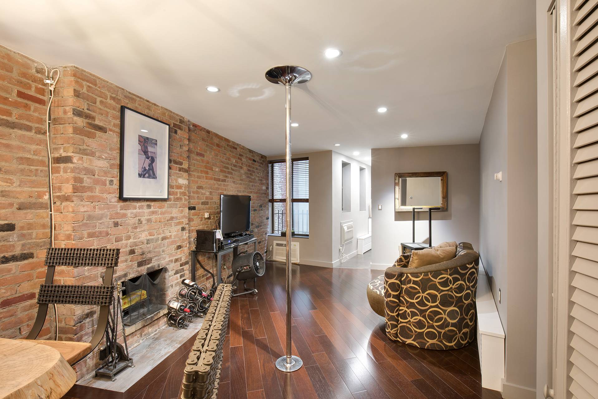 Greenwich Village , 1BR/1BA Duplex, Elevator Building, Wood Burning Fireplace, Exposed Brick, Newly Renovated