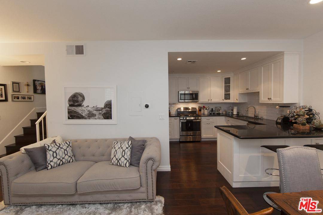 Well-appointed designer contemporary newly remodeled 2 bed 2 ~ bath townhome on very trendy Abbot Kinney area