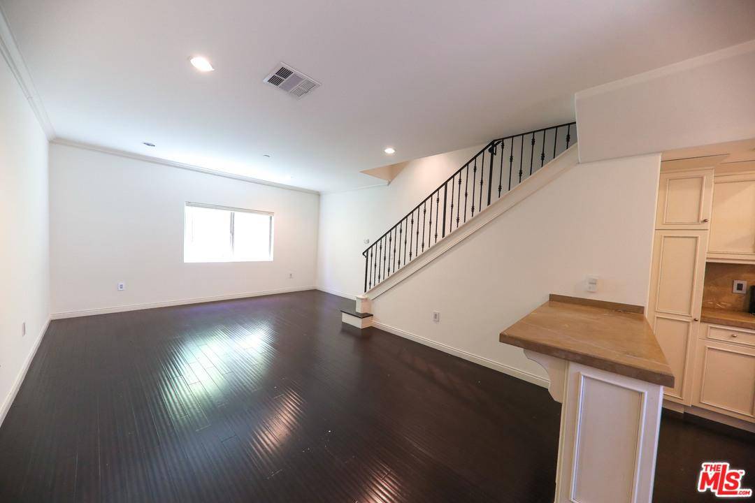 Wonderful luxury Town house in the heart of WeHo