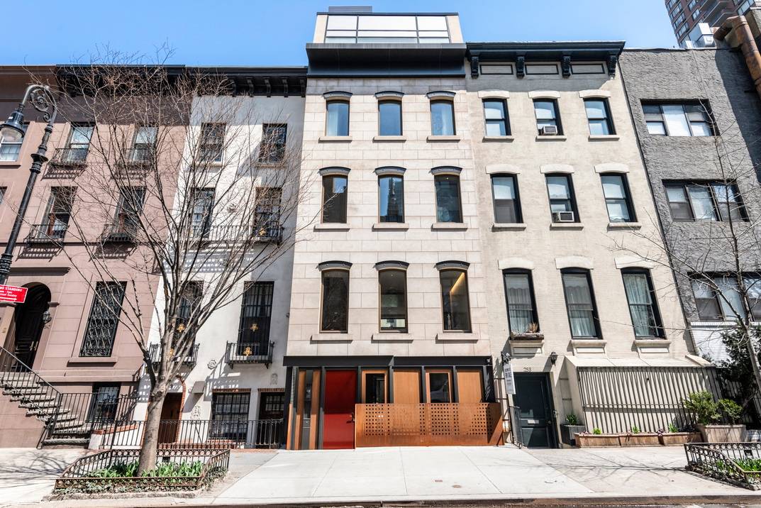 Gorgeous Upper East Side 5 Bedroom Townhouse with Carriage House