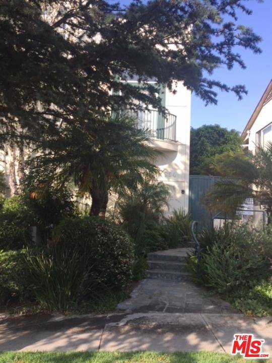 Great Town home with own two cars private garage - 2 BR Townhouse Santa Monica Los Angeles