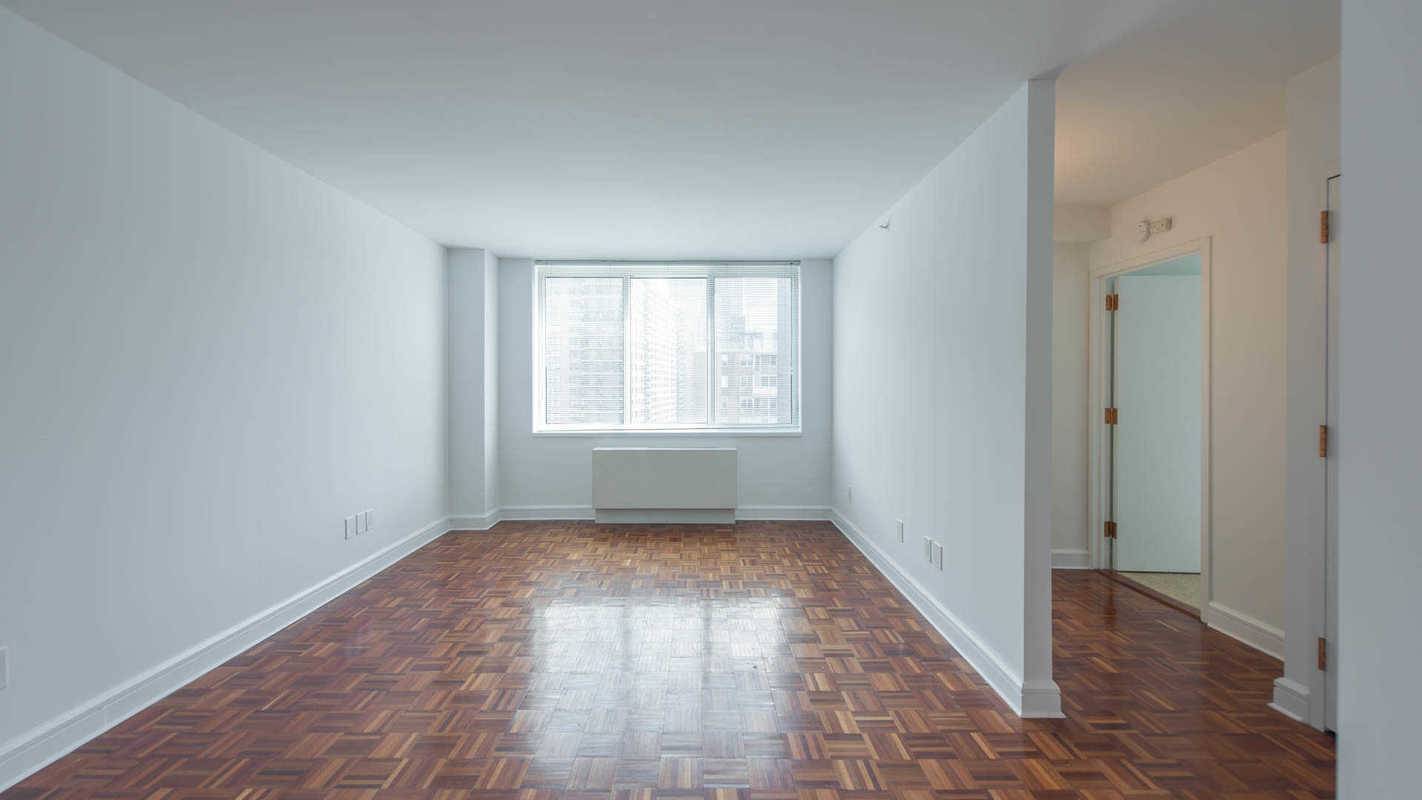 No Fee! 1 Bed in Upper West Side with Washer/Dryer In-Unit, Elevator and on-site fitness center!