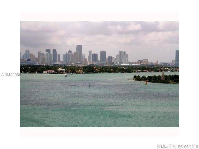 Corner lower penthouse offer sweeping 270 degree views from Atlantic ocean and direct bay views of downtown Miami skyline