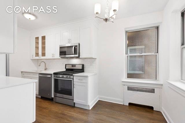 Commuters dream ! Beautifully renovated, spacious and sunny oversized one bedroom in Riverdale's premiere pre war building.