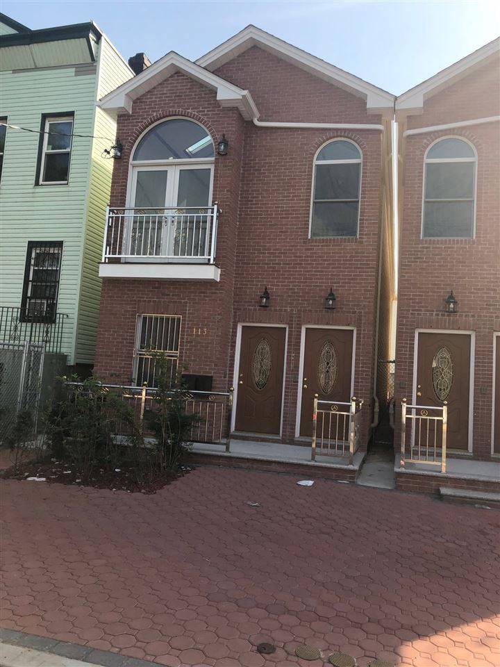 Beautiful brand-new apartment with high ceilings - 3 BR New Jersey