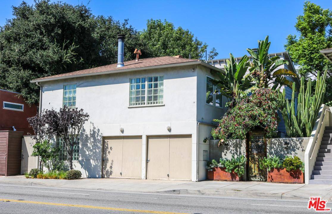 *Price Reduced by $100 - 2 BR Duplex Santa Monica Los Angeles