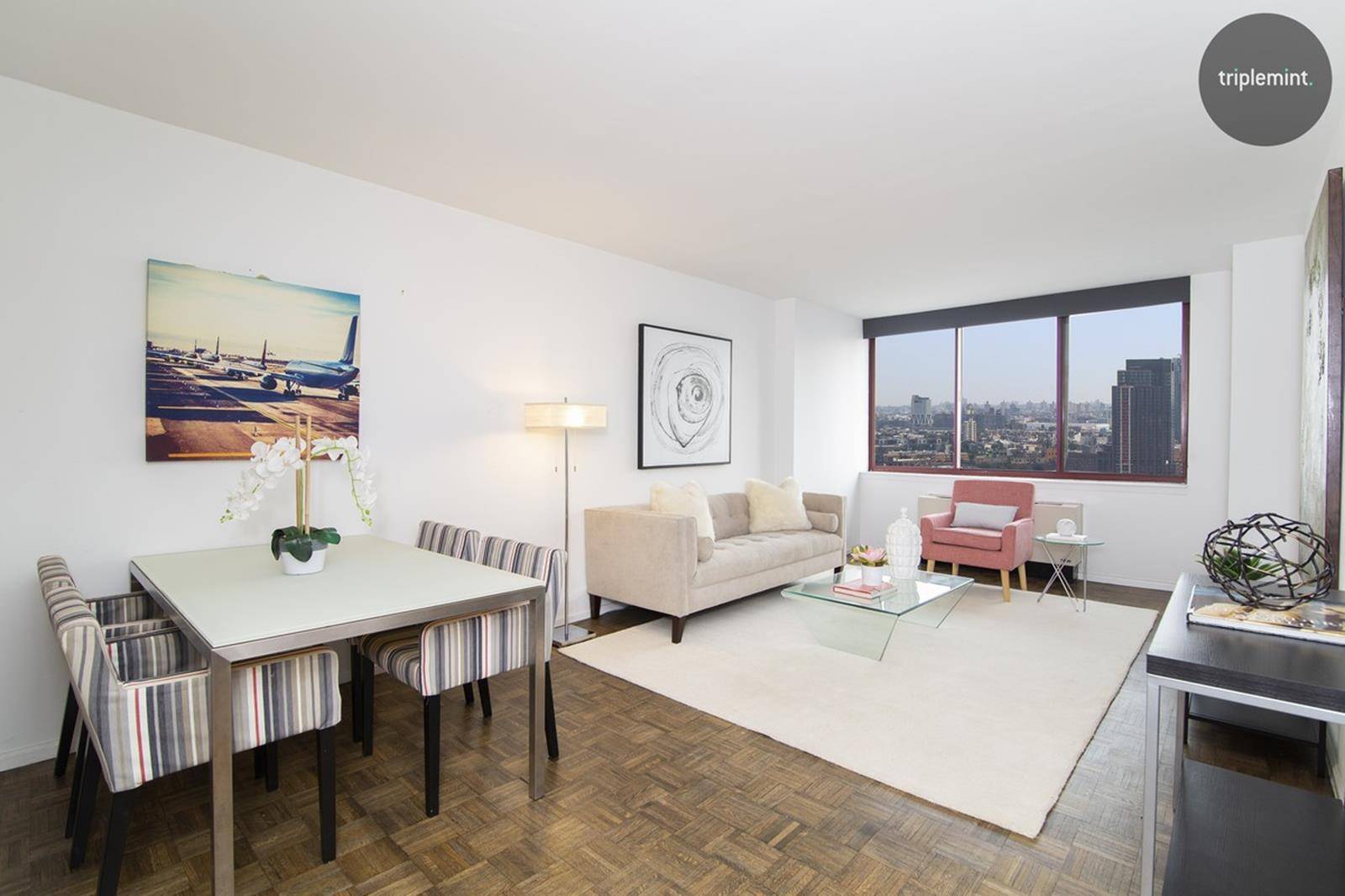 Direct Southern and partial Western exposures fill this 1 bedroom apartment with an abundance of light and give unobstructed water views from every room.