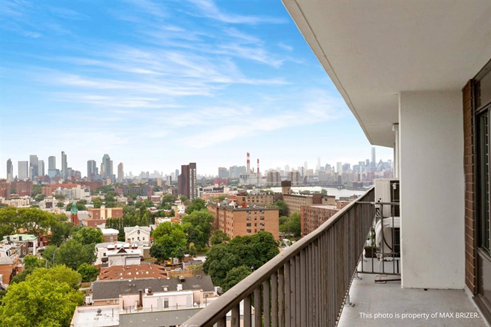AMAZING ONE BEDROOM at Tremendous Value overlooking NYC Skyline, Queens East River.