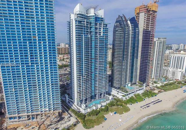 Luxurious Condominium on the beach with amazing views from both of its balconies