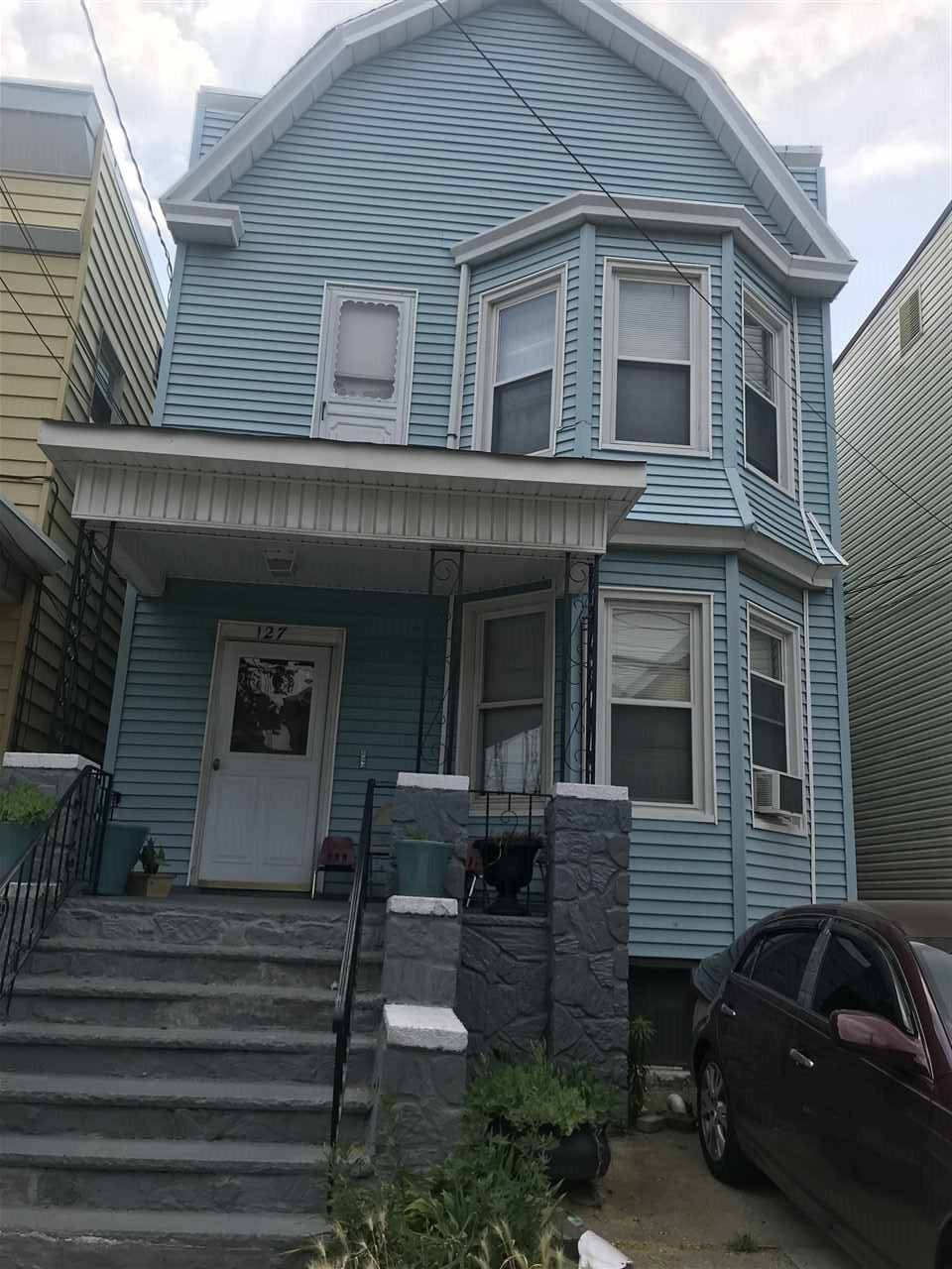 detached 2 family separate heat and hot water with parking