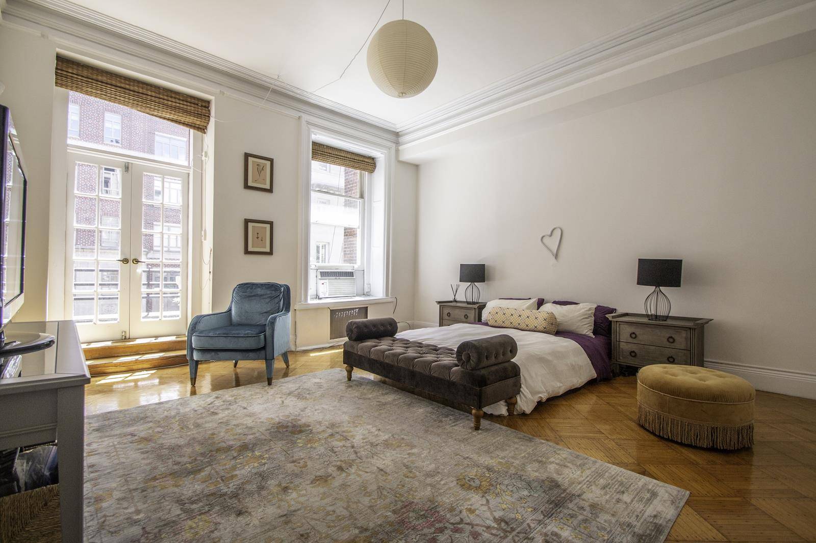 Perfectly situated just off Fifth Avenue is this bright and lofty studio on the quaint tree lined block of East 62nd Street.