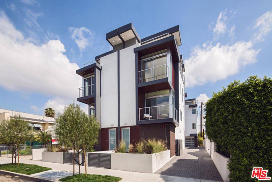 Incredible architectural triumph w/city views - 3 BR Single Family Brentwood Los Angeles