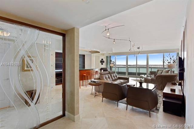 Stunning views of Biscayne Bay and Miami skyline from this Gorgeous apartment in the Magnificent Santa Maria