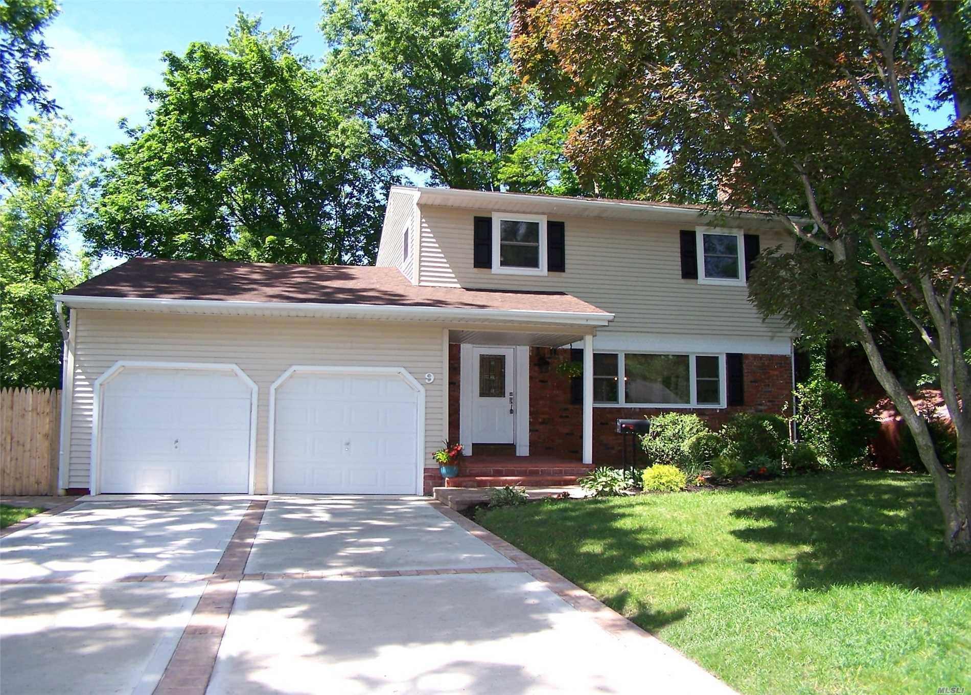 Stunning Renovated Colonial In Smithtown West Sd!!