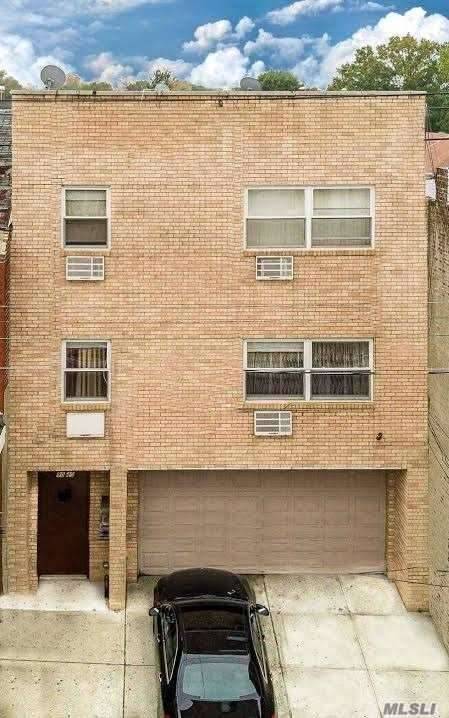 Fabulous Legal 4 Family Brick House In The Sought After Area Of Ridgewood Bushwick/Glendale Border.