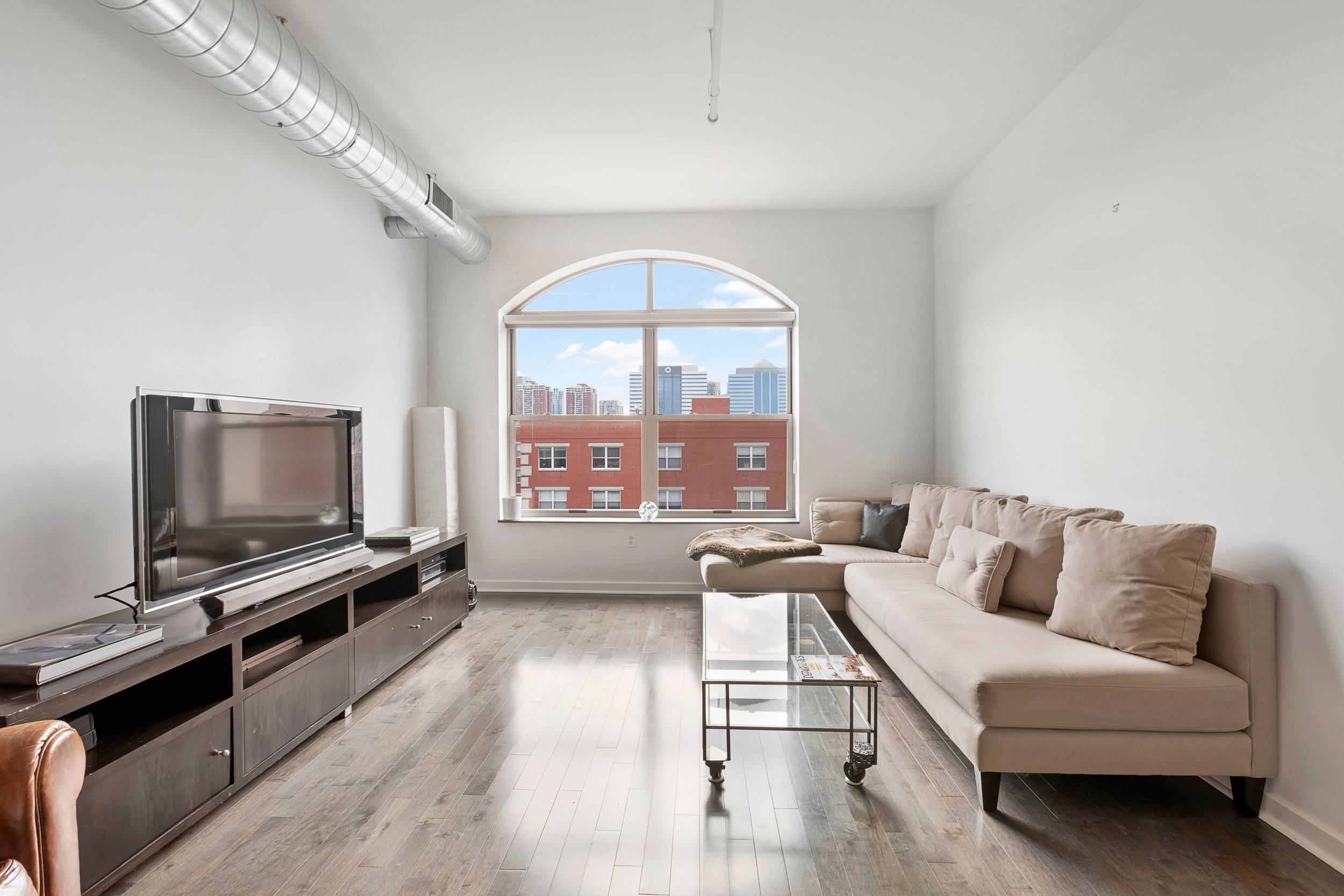 NO FEE!Immaculate 1 bed/1bath Loft Rental in Downtown Jersey City