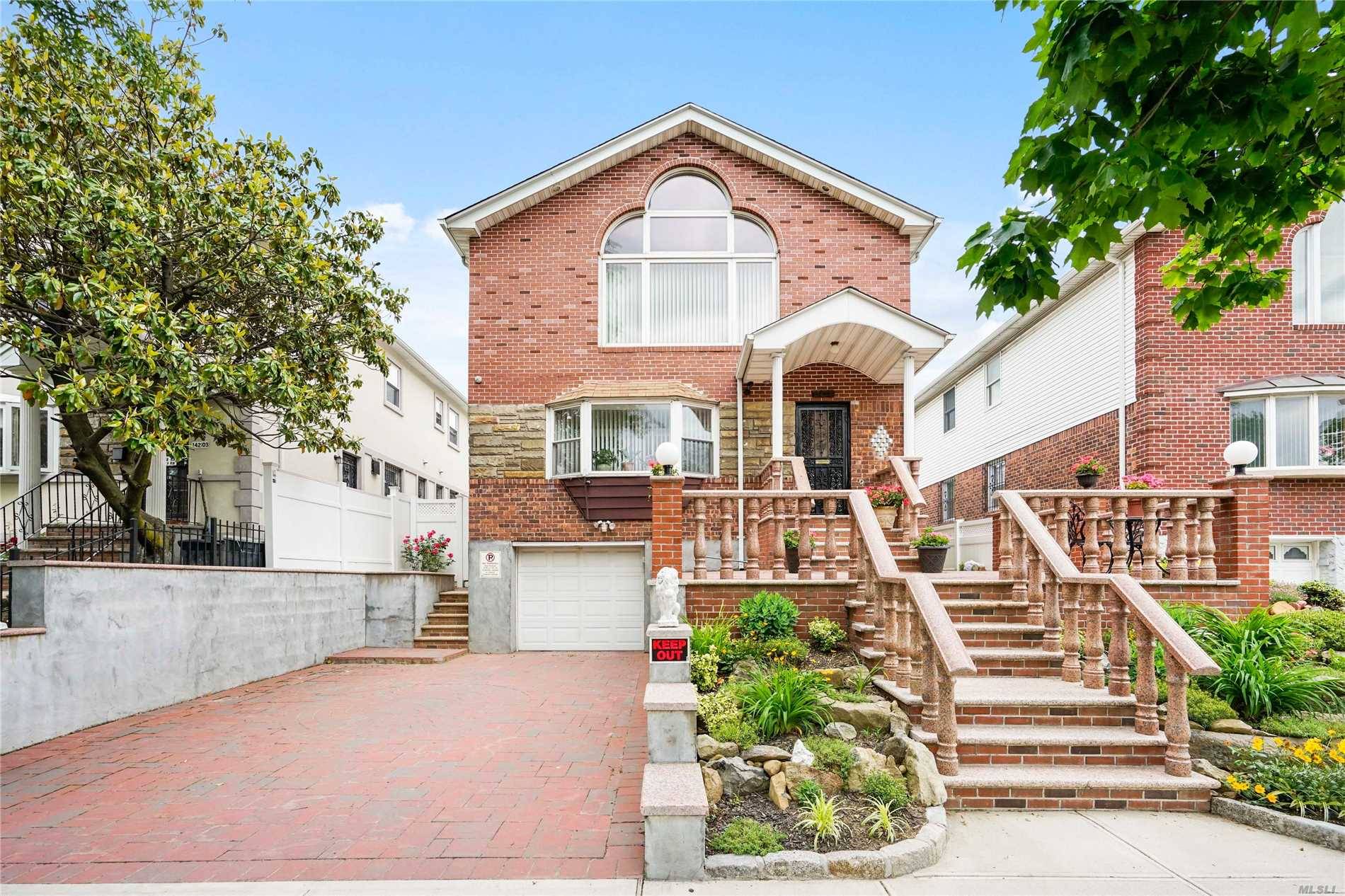 29th 4 BR House Flushing LIC / Queens