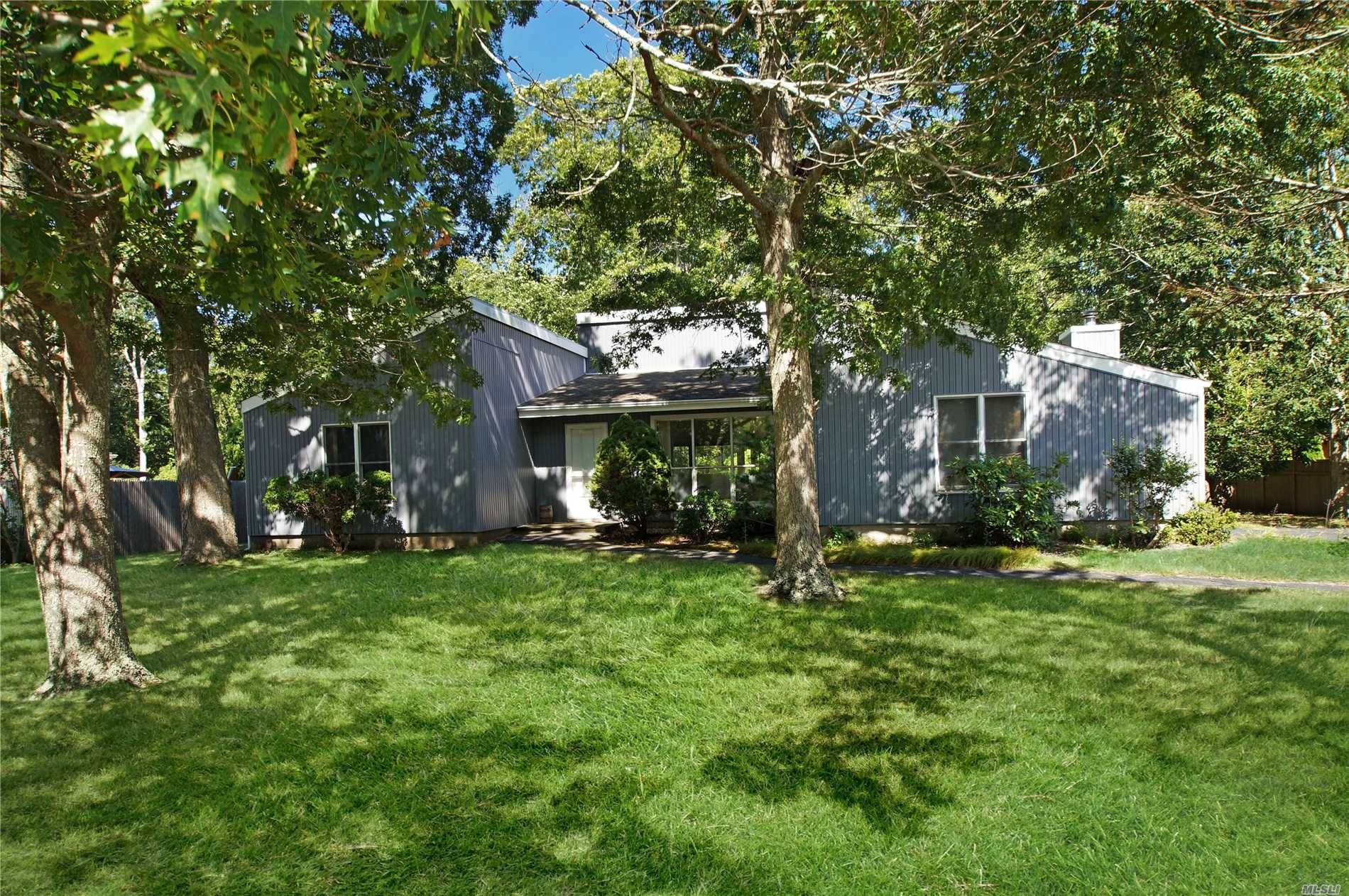 A great opportunity to own a 3 bedroom, 2 bath Contemporary in Pine Neck Landing.