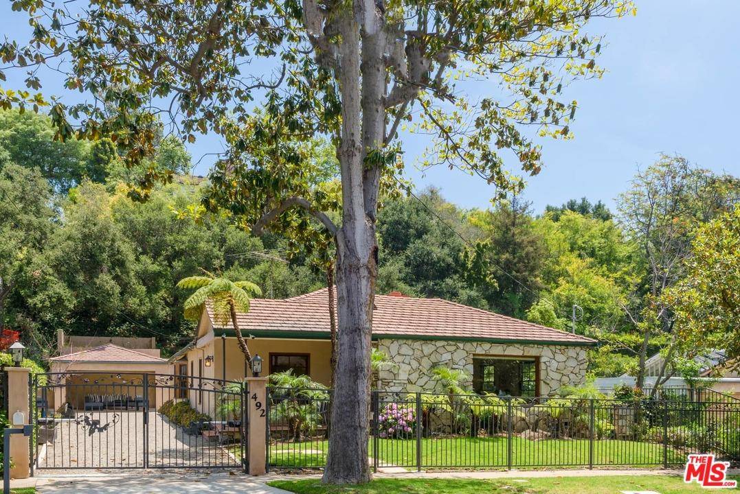 Tucked away just North of Sunset - 3 BR Single Family Brentwood Los Angeles