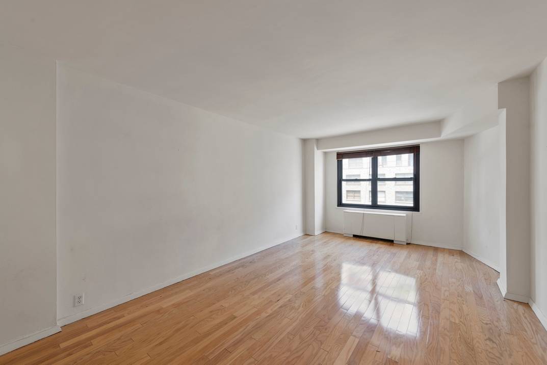Bright, Quiet, and Spacious Studio in the Heart of Midtown East!