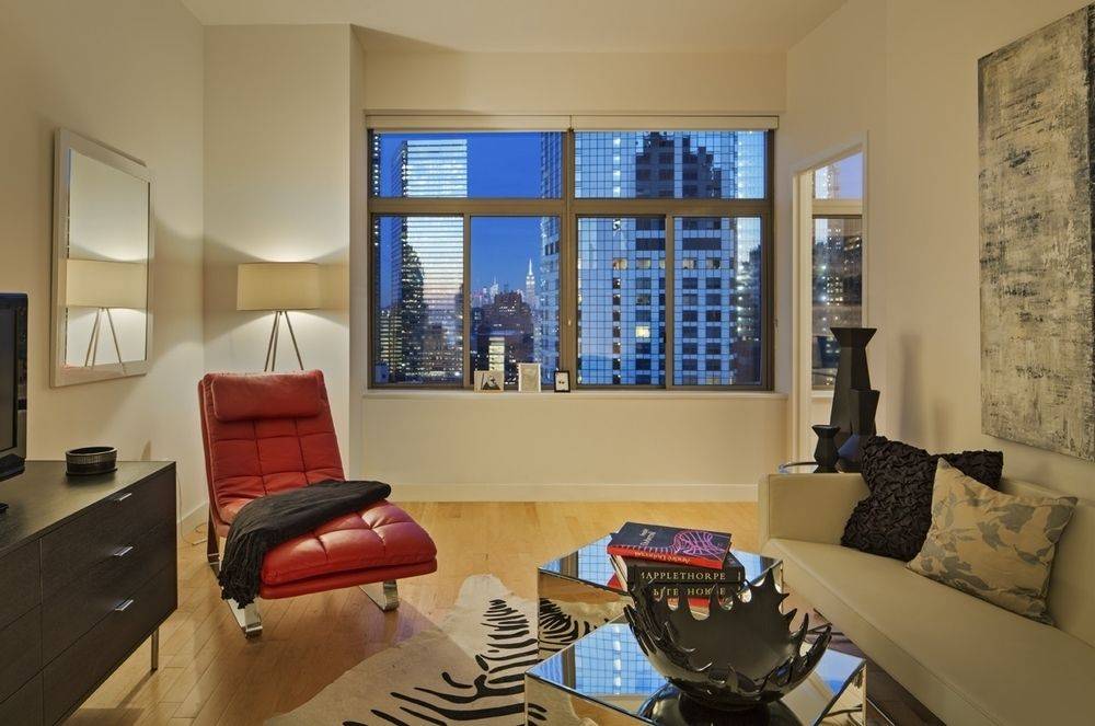 No Fee! Spectacular Studio unit includes one-bathroom with Eastern city view.