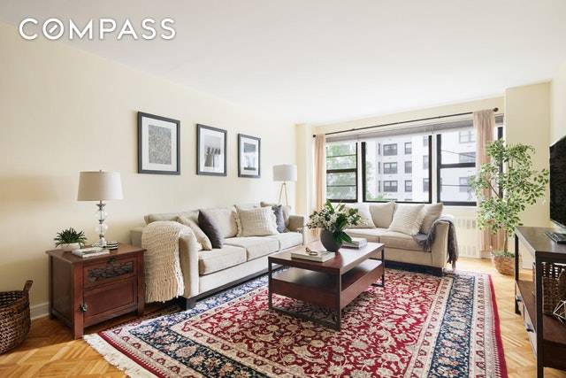 Prized Gramercy apartment with a coveted key to the Park !