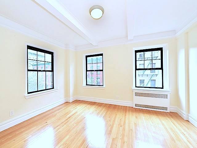 No Broker Fee!!!   Limited Time Only!!!    Sweet West Village 1 Bedroom Apartment with 1 Bath featuring a Doorman and Gym