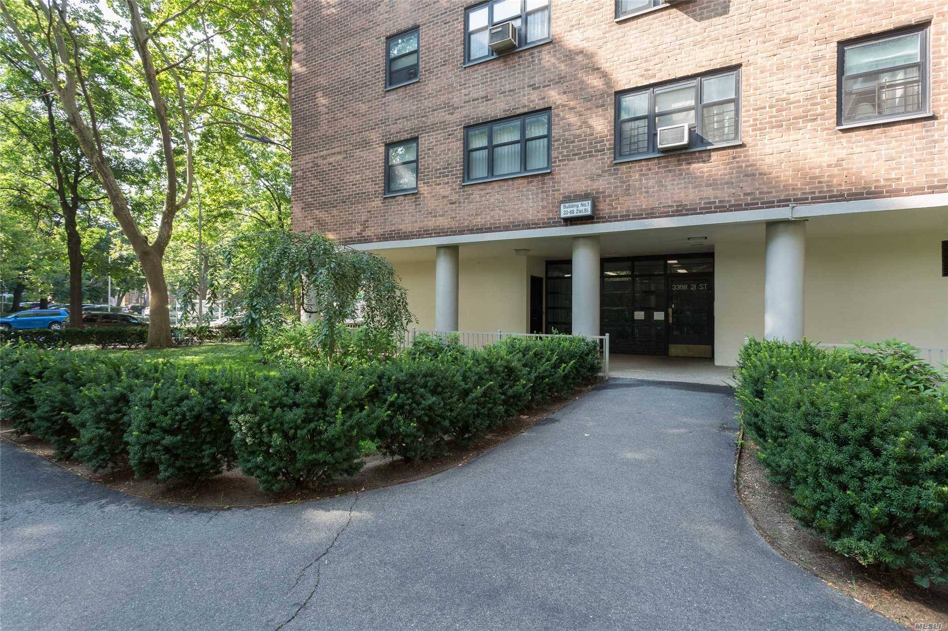 Beautifully Maintained Rarely Available 3 Bedroom Unit Gives You A Suburban Lifestyle In Lic!