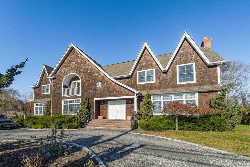 Waterfront Home With Beautiful Views In Westhampton Right.