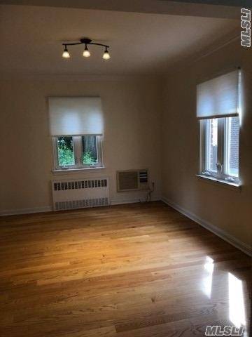 182 3 BR House Flushing LIC / Queens