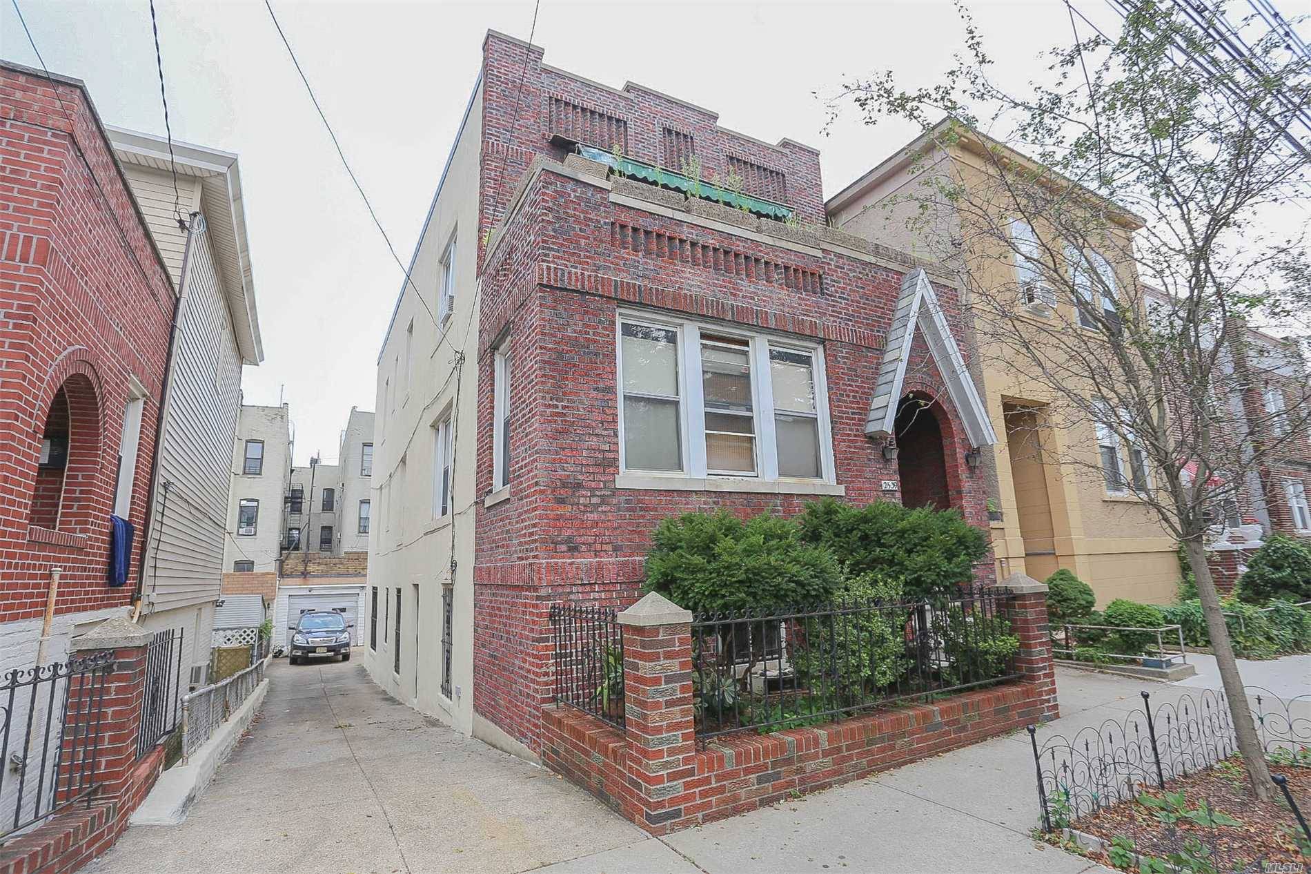 Great Income Opportunity In Astoria, Queens.