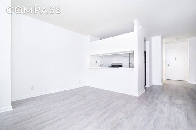FRESH NEW RENOVATIONS AND UPGRADES IN HEART OF UNION SQUARE Sought after G line unit with double exposure Alcove layout.