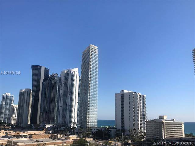 Beautiful apartment 3 bedroom/ 2 bathroom with partial ocean view and all sunny isles beach coast view