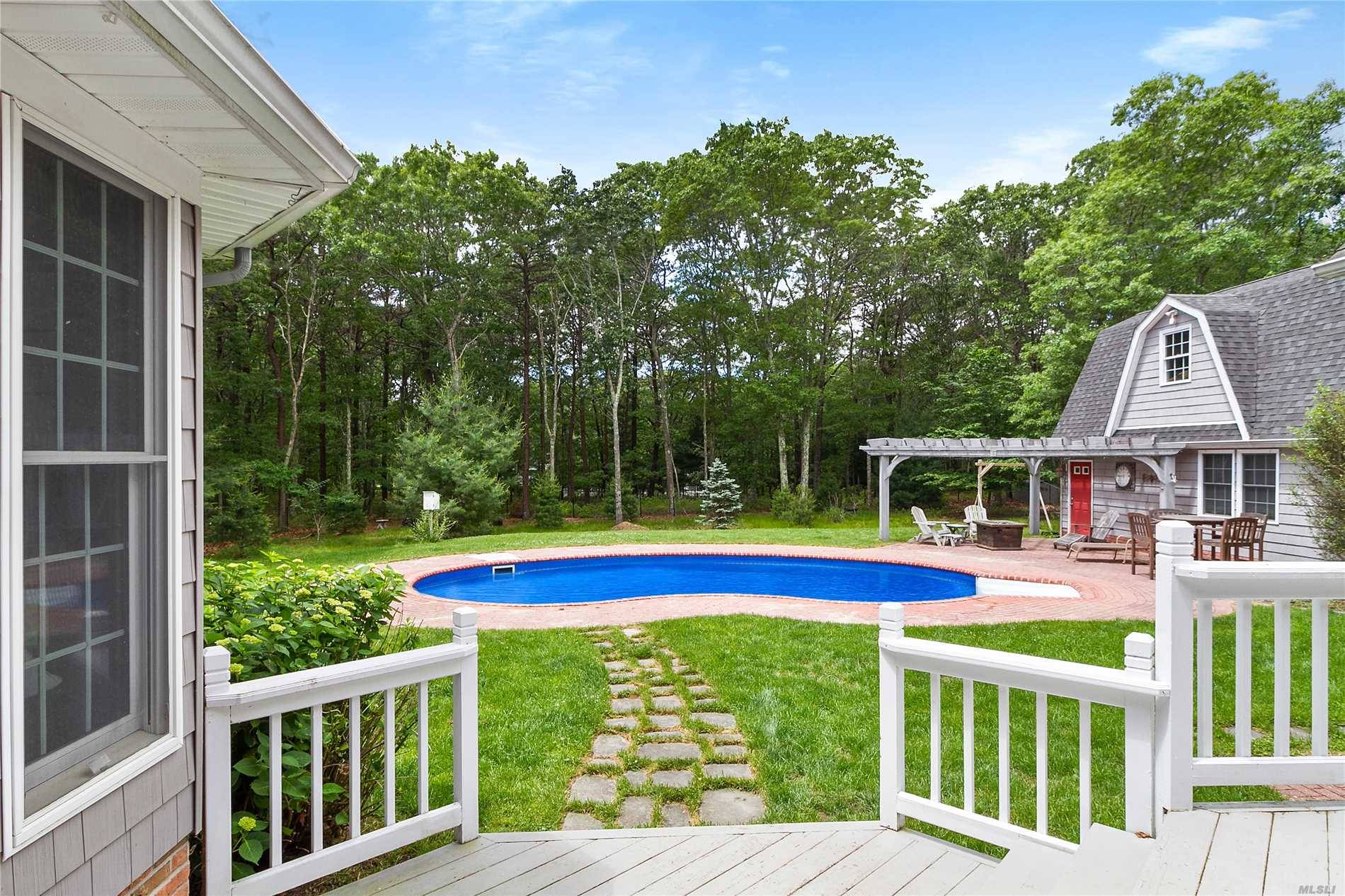 This Lovingly Maintained Traditional Is Centrally Located In East Hampton And Is Situated On A Quiet Cul-De-Sac.