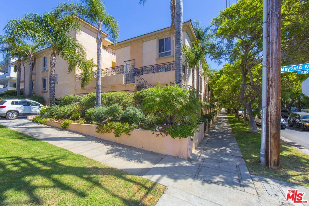 Incredible opportunity to own a light - 3 BR Townhouse Brentwood Los Angeles
