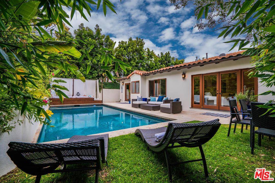 Beautiful Mediterranean style house with a gorgeous pool and resort-like ambience with a lot of privacy and space