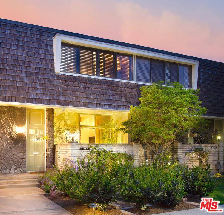 Positioned in the heart of Silicon Beach - 2 BR Townhouse Marina Del Rey Los Angeles