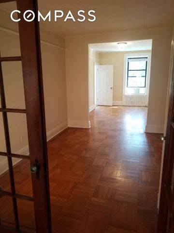 Lovely south facing, mint condition and spacious one plus bedroom located in a brownstone within the Carroll Gardens Historic District.