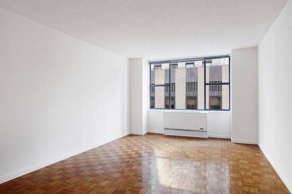 1 bedroom steps from Carnegie Hall, Lincoln Center, the theater district and Central Park, 24-hour concierge, dry cleaning and laundry