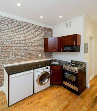 UES: No Fee Studio with Exposed brick