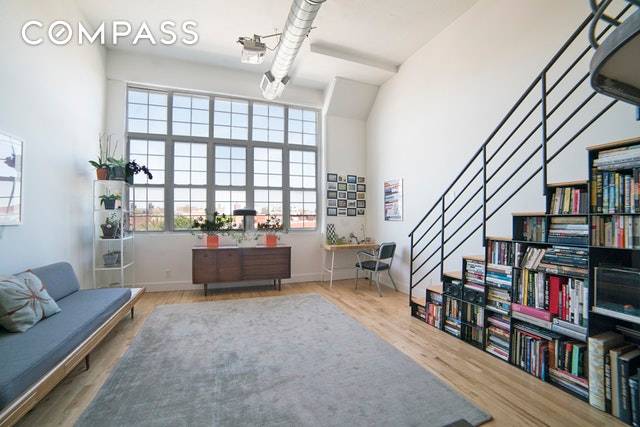 New to the market ! Custom modern loft, with open space, bright light all day long, in a prime location.