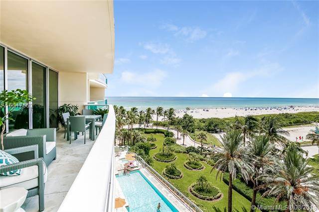Wake up to the most stunning view of Lummas Park - IL VILLAGGIO ON SOUTH BEAC IL 2 BR Condo Miami Beach Florida