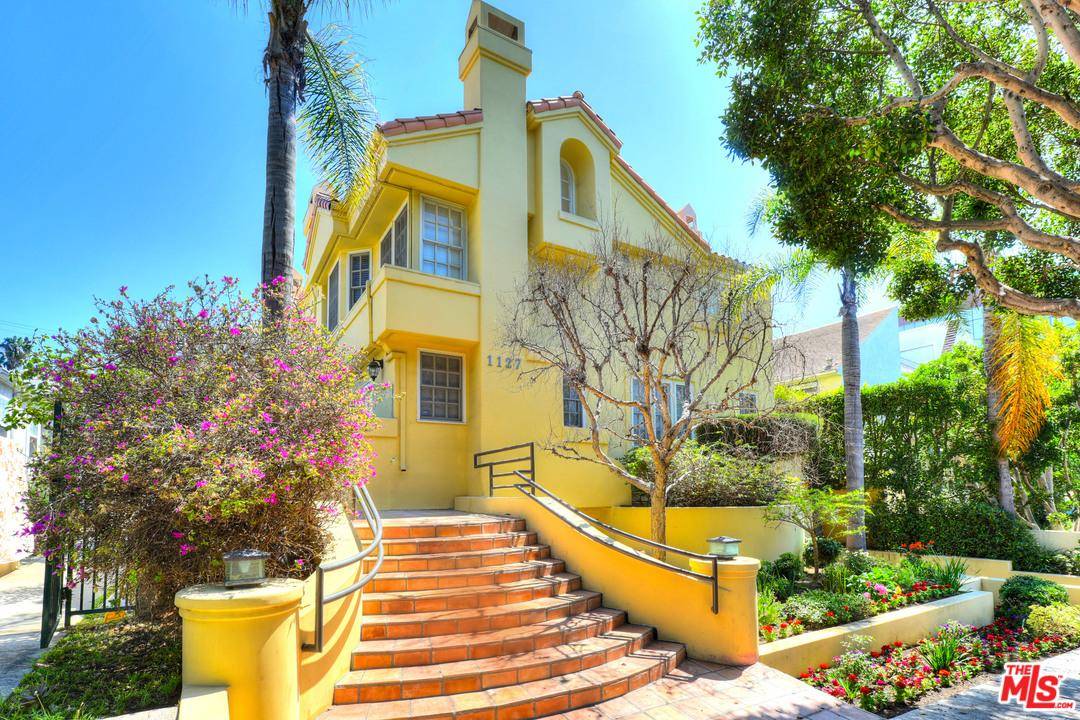 Fabulous light & bright 2 bedroom - 2 BR Townhouse Santa Monica Los Angeles