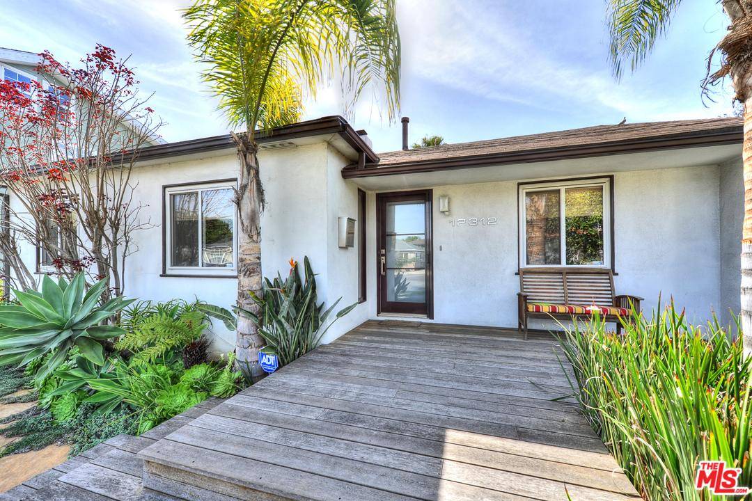 Situated in the Mar Vista Hills - 3 BR Single Family Santa Monica Los Angeles